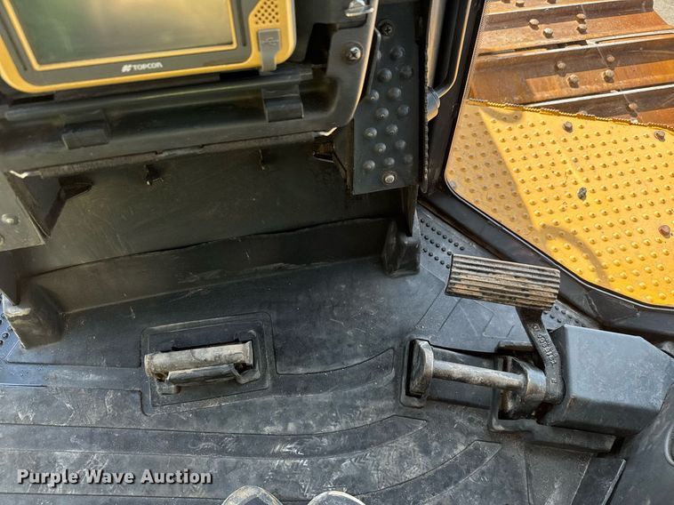 image for item EC3537 2017 John Deere 950K LGP dozer