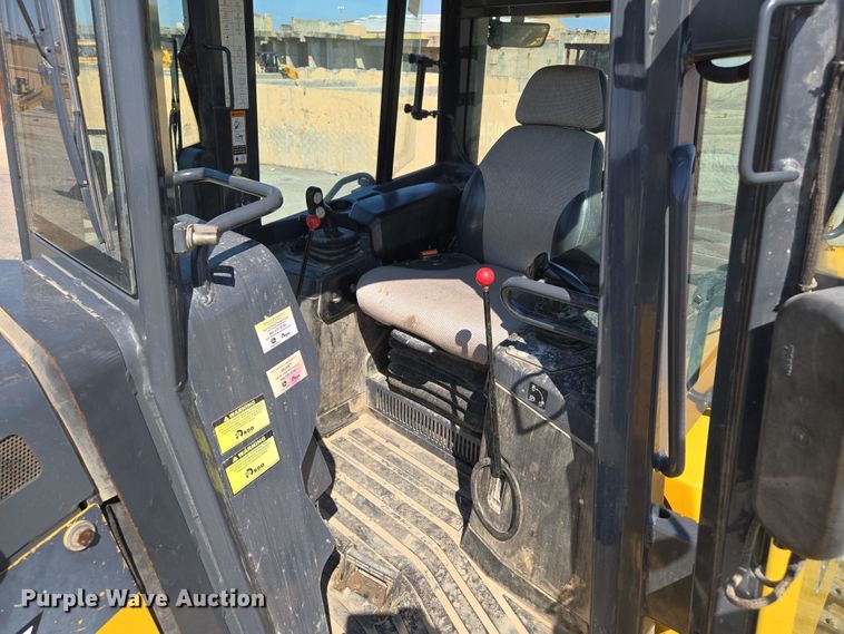 image for item EC3538 2018 John Deere 850K dozer