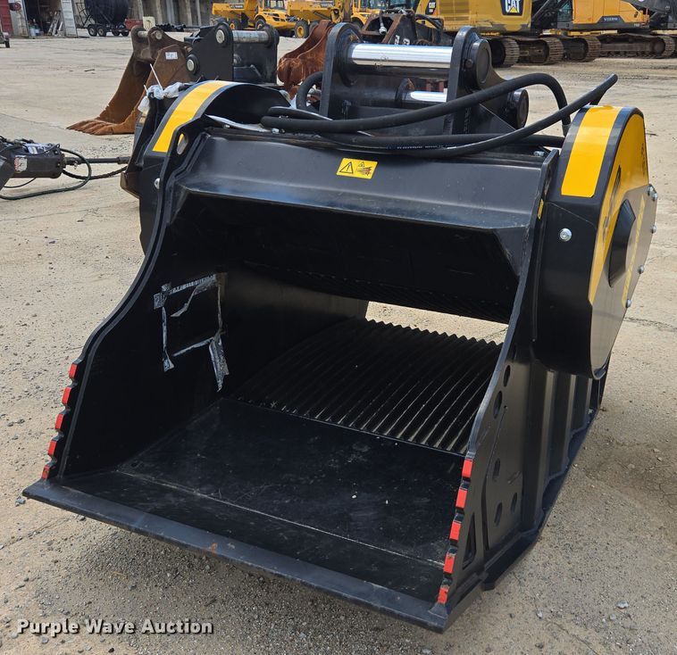 image for item EC3626 2024 MB BF 120.4 S4 crusher bucket