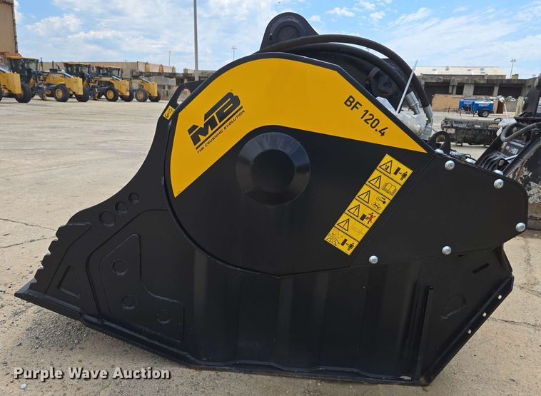 image for item EC3626 2024 MB BF 120.4 S4 crusher bucket