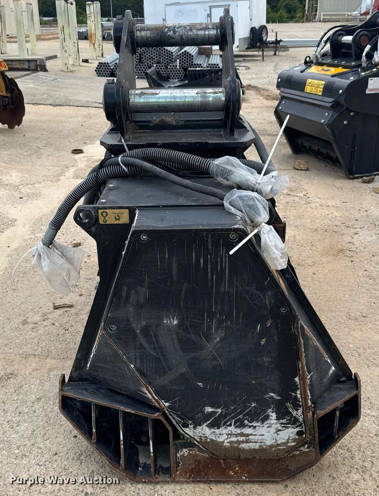 image for item EC3627 2021 Caterpillar HM5515 mulcher