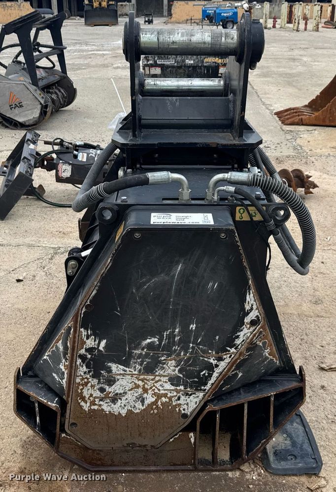 image for item EC3627 2021 Caterpillar HM5515 mulcher