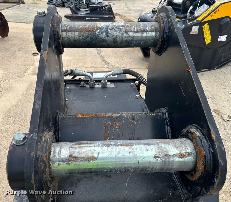 image for item EC3627 2021 Caterpillar HM5515 mulcher