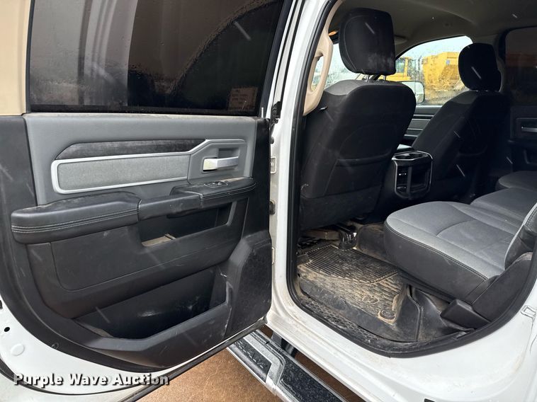 image for item ED5600 2019 Dodge Ram 2500 Crew Cab pickup truck