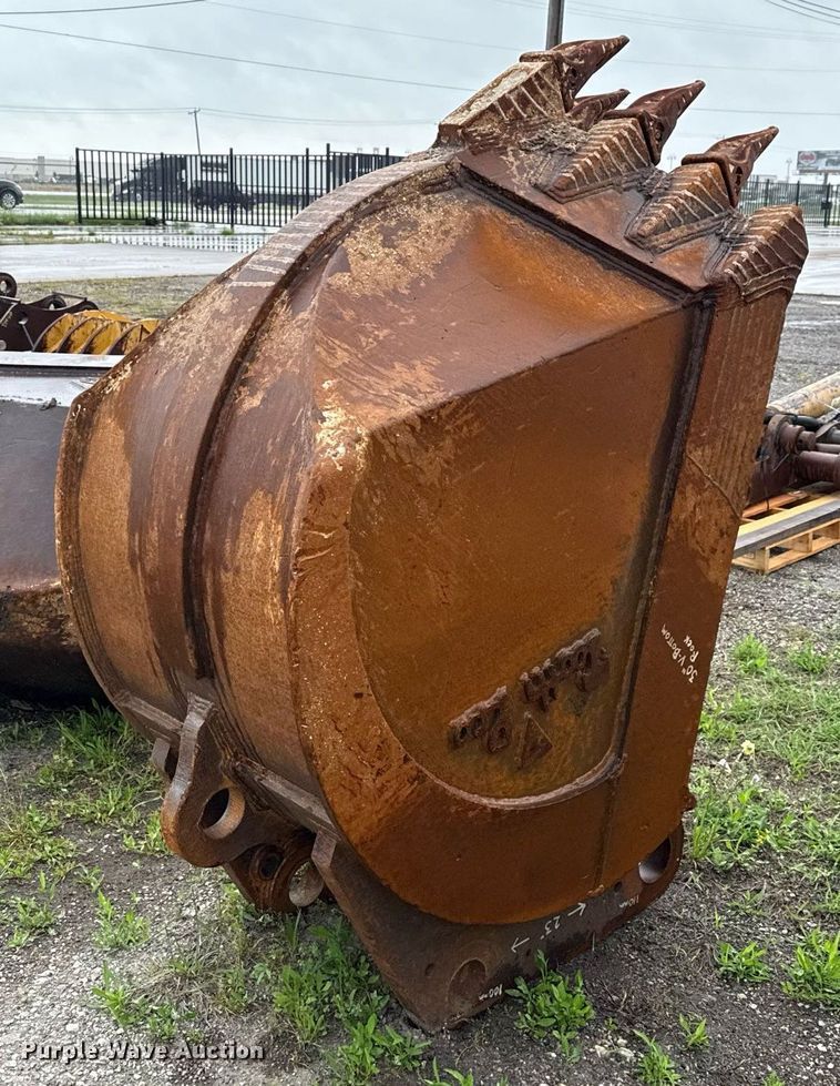 image for item ED5601 Tooth Pro v-bottom bucket