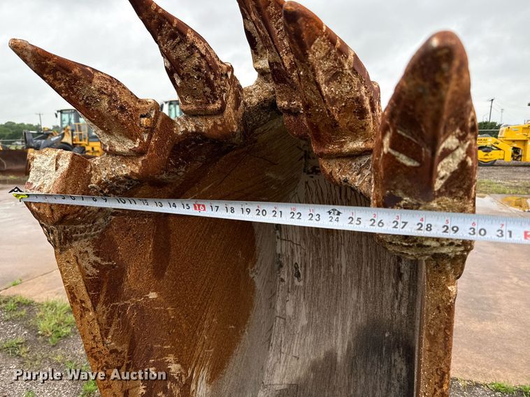 image for item ED5601 Tooth Pro v-bottom bucket