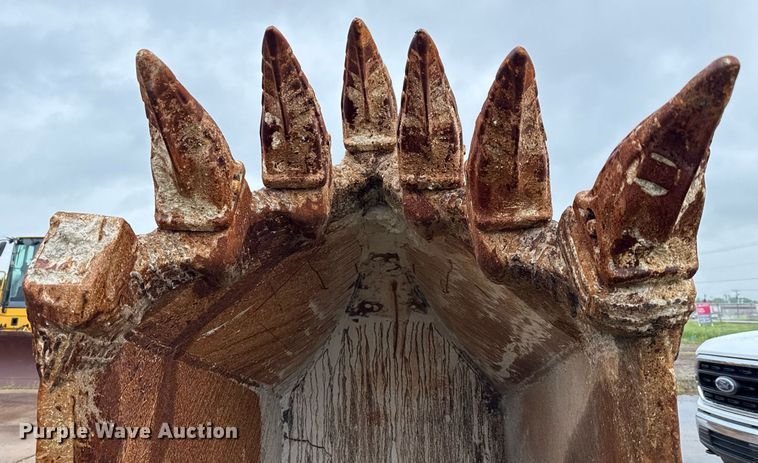 image for item ED5601 Tooth Pro v-bottom bucket