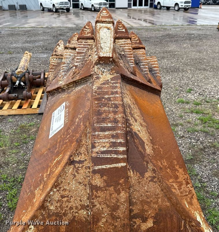 image for item ED5601 Tooth Pro v-bottom bucket