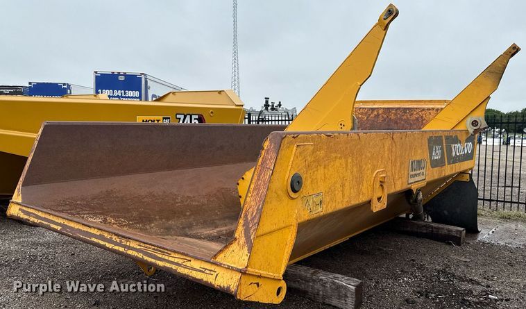 image for item ED5604 Volvo A25G dump bed
