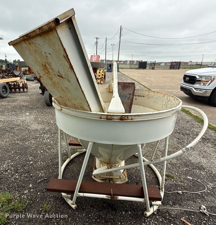 image for item ED5606 2018 Gar-Bro 427-R concrete bucket