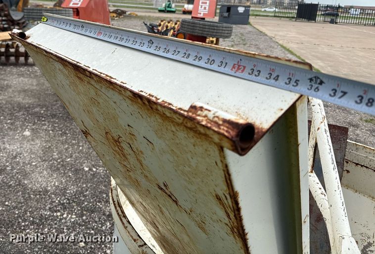 image for item ED5606 2018 Gar-Bro 427-R concrete bucket