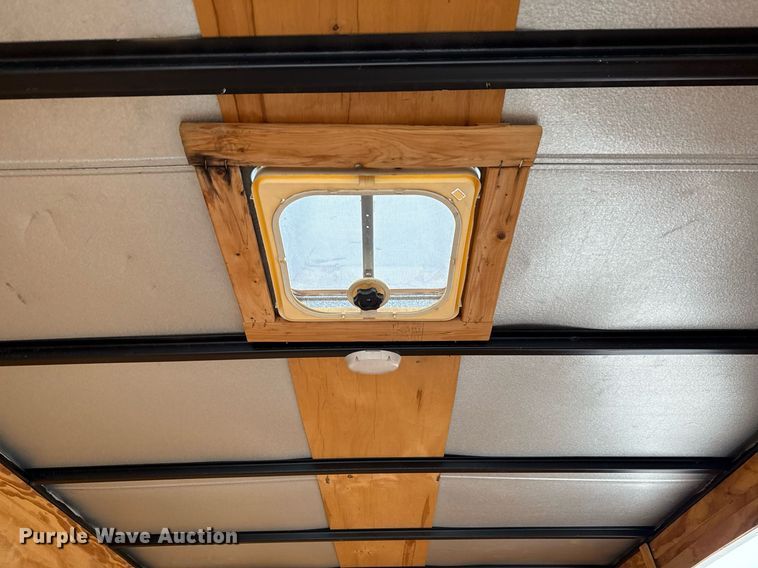 image for item ED5642 2018 Lark United Manufacturing VT716TA enclosed cargo trailer