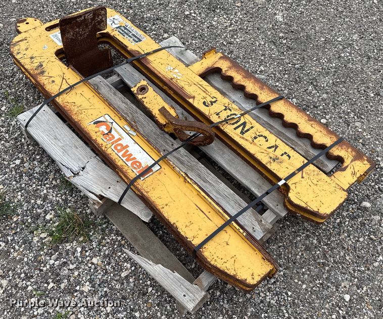 image for item ED5651 Caldwell pipe lifter