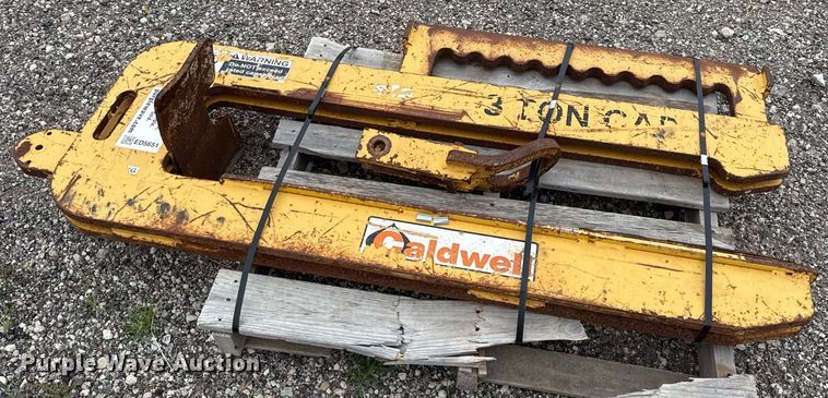 image for item ED5651 Caldwell pipe lifter