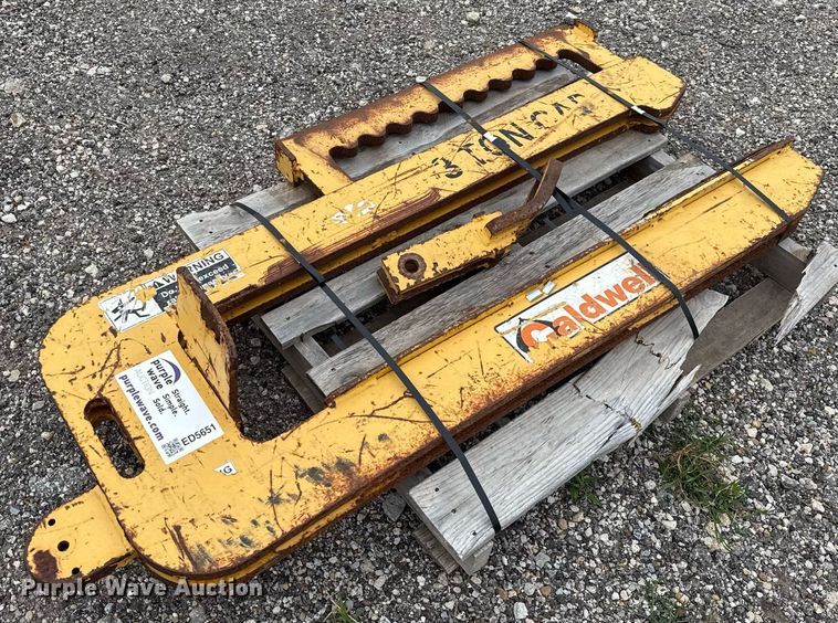 image for item ED5651 Caldwell pipe lifter