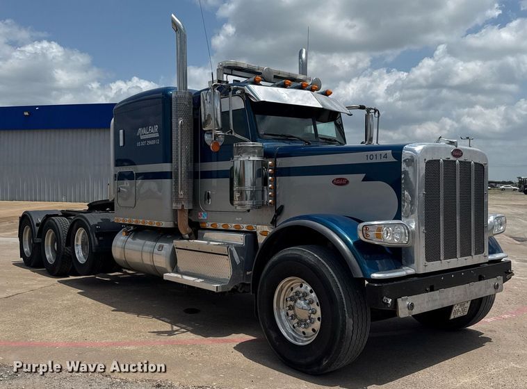 image for item ED5658 2022 Peterbilt 389 semi truck