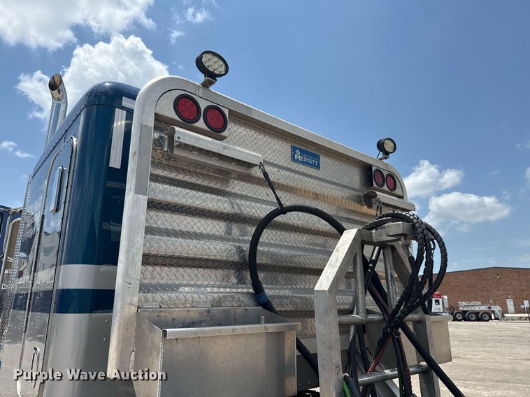 image for item ED5658 2022 Peterbilt 389 semi truck