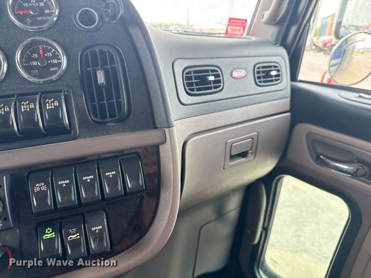 image for item ED5658 2022 Peterbilt 389 semi truck