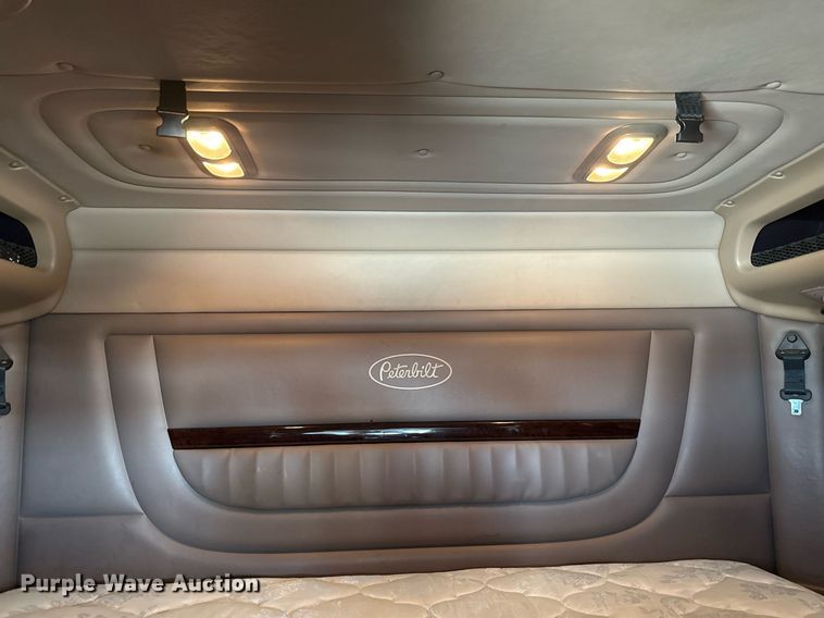 image for item ED5658 2022 Peterbilt 389 semi truck