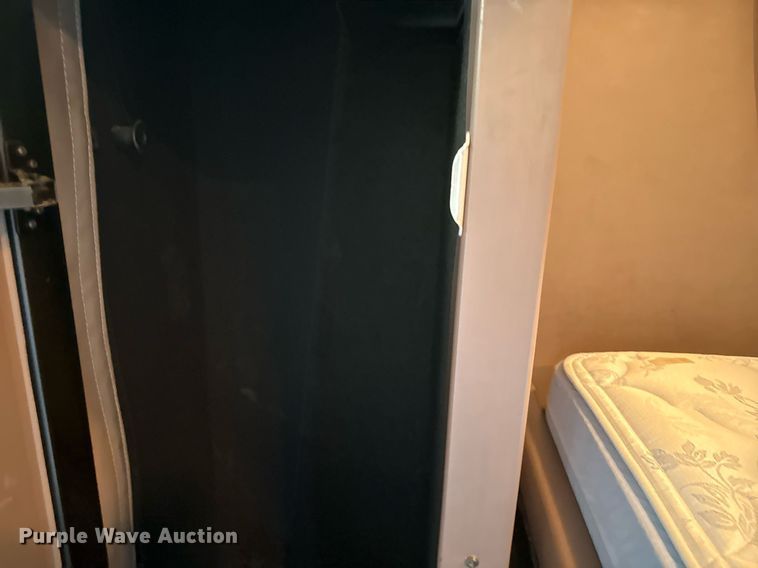 image for item ED5658 2022 Peterbilt 389 semi truck