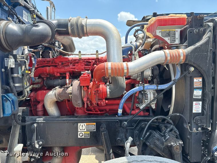 image for item ED5658 2022 Peterbilt 389 semi truck