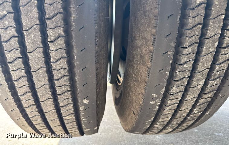 image for item ED5658 2022 Peterbilt 389 semi truck