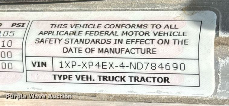 image for item ED5658 2022 Peterbilt 389 semi truck