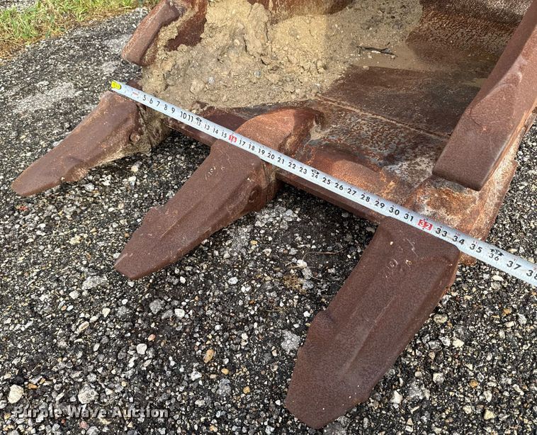 image for item ED5660 Quest SDS3036 excavator bucket