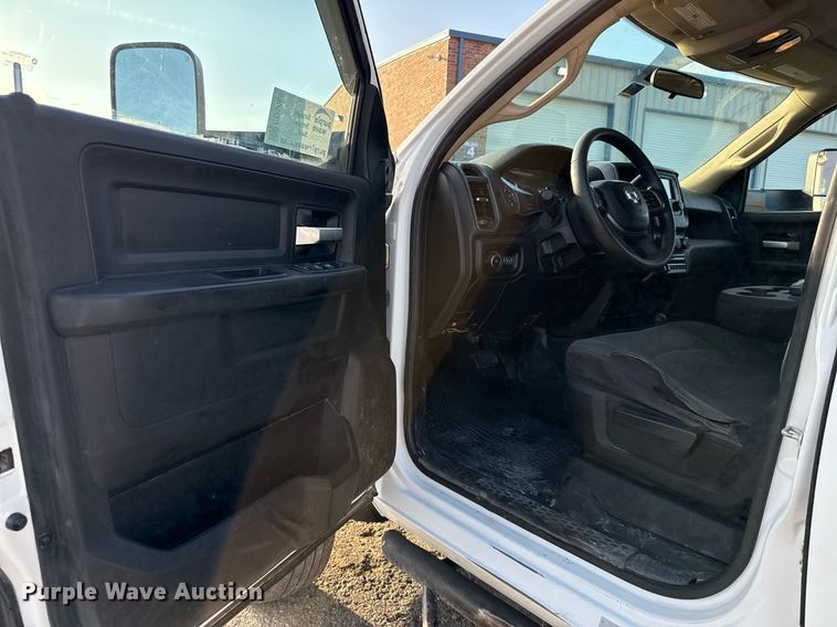 image for item ED5665 2019 Dodge Ram 5500 Crew Cab utility / service truck