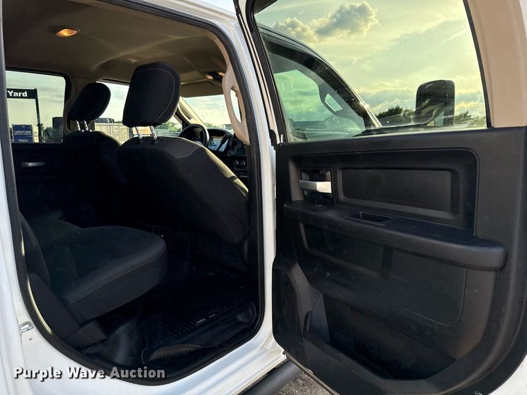 image for item ED5665 2019 Dodge Ram 5500 Crew Cab utility / service truck