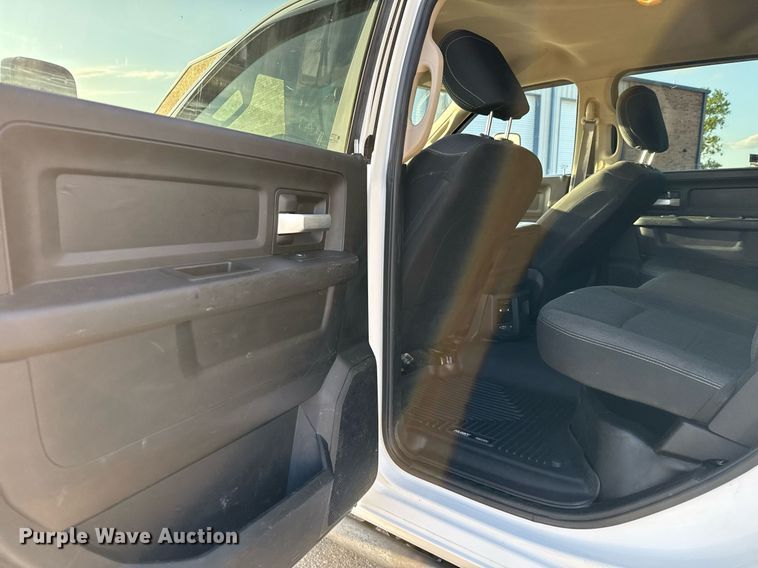 image for item ED5665 2019 Dodge Ram 5500 Crew Cab utility / service truck