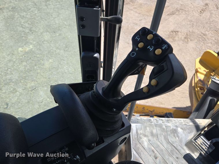 image for item EE0027 2019 Caterpillar 140M3 AWD motor grader