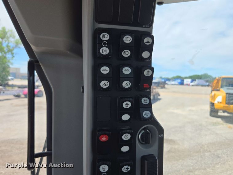 image for item EE0027 2019 Caterpillar 140M3 AWD motor grader