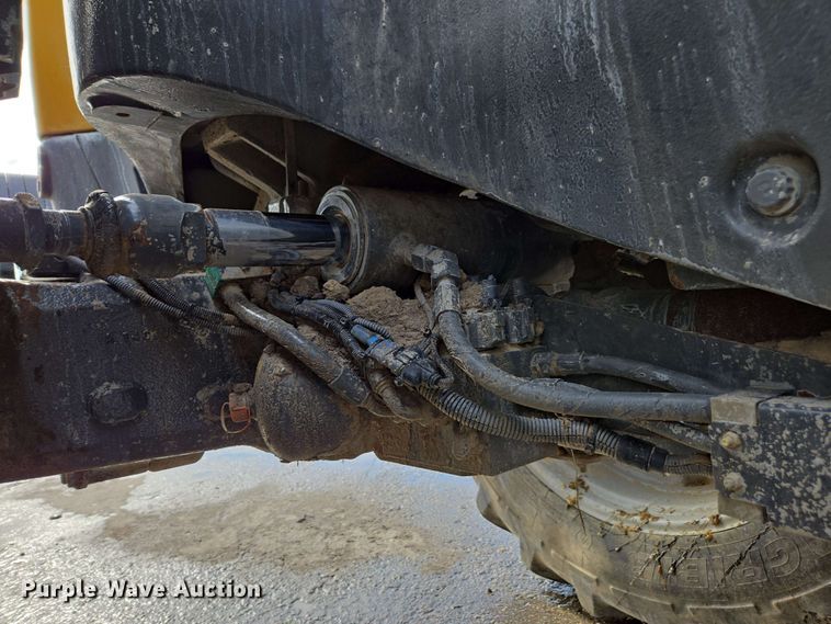 image for item EE0028 2015 Challenger MT675E MFWD tractor