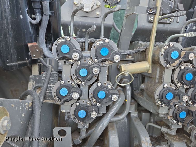 image for item EE0028 2015 Challenger MT675E MFWD tractor