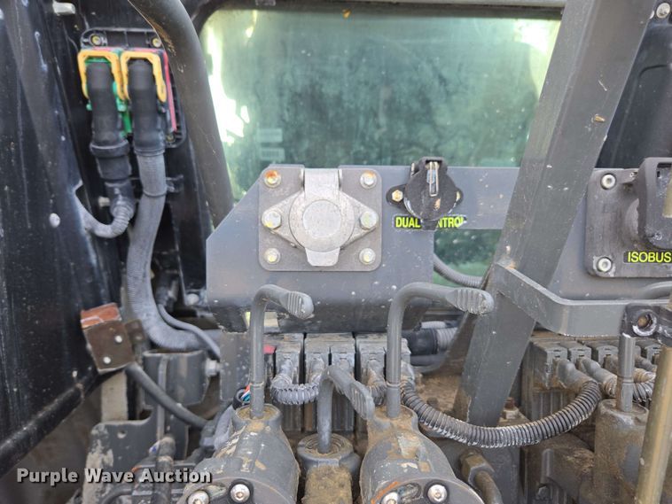 image for item EE0028 2015 Challenger MT675E MFWD tractor