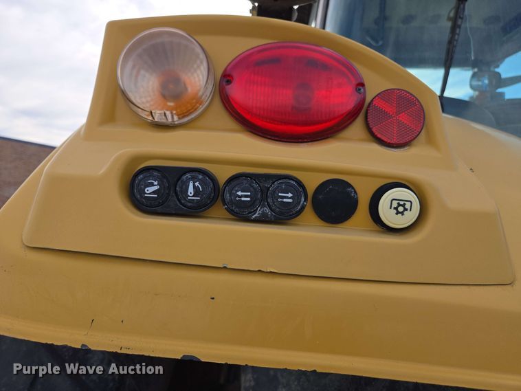 image for item EE0028 2015 Challenger MT675E MFWD tractor