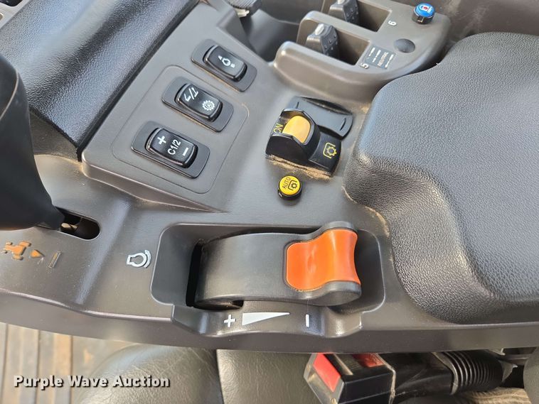 image for item EE0028 2015 Challenger MT675E MFWD tractor