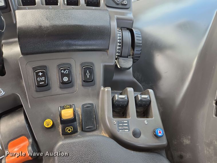 image for item EE0028 2015 Challenger MT675E MFWD tractor