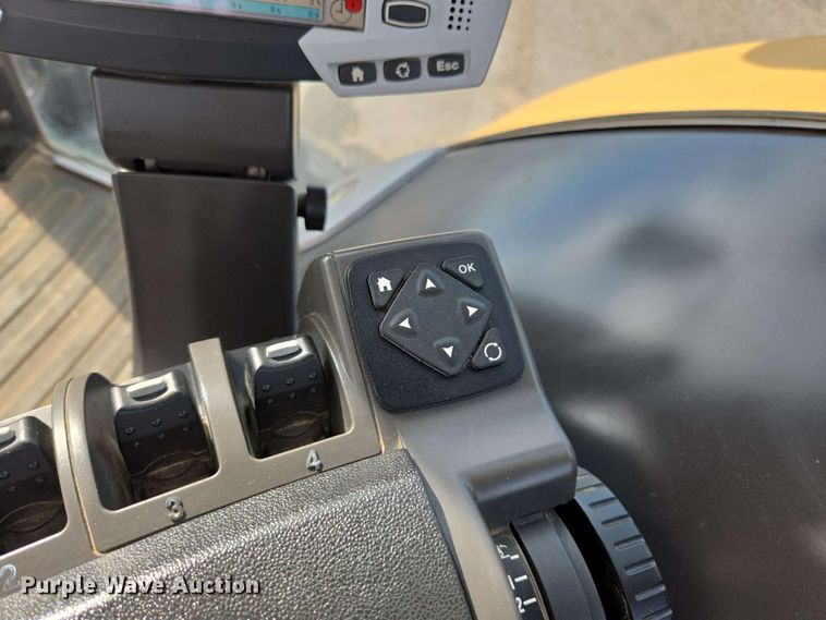 image for item EE0028 2015 Challenger MT675E MFWD tractor