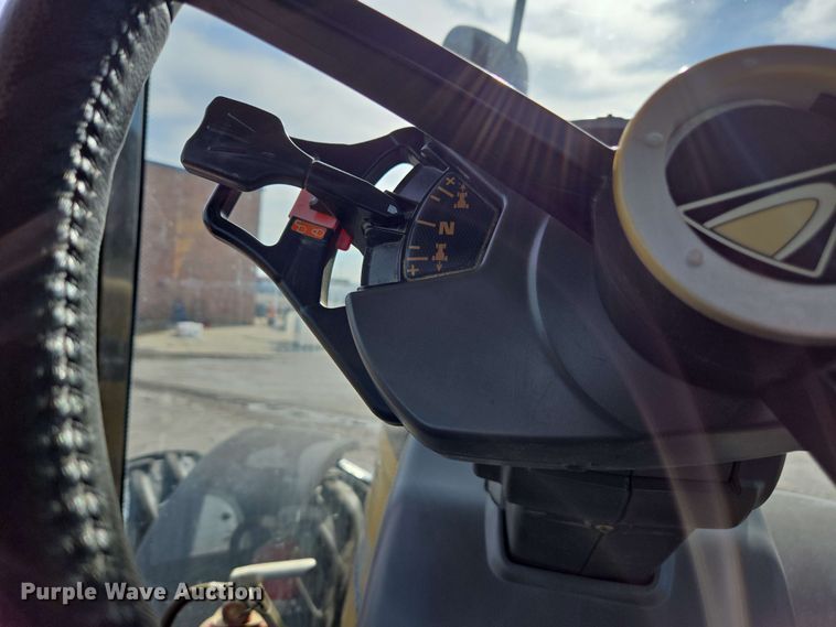 image for item EE0028 2015 Challenger MT675E MFWD tractor