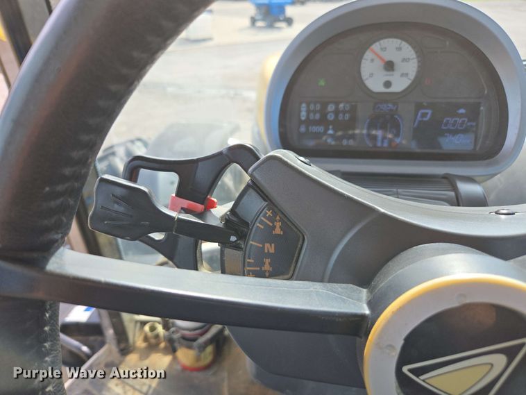 image for item EE0028 2015 Challenger MT675E MFWD tractor