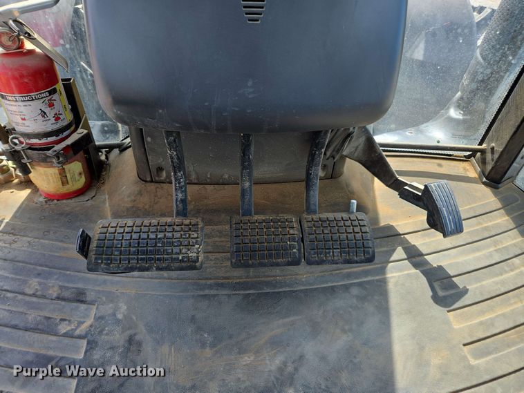 image for item EE0028 2015 Challenger MT675E MFWD tractor