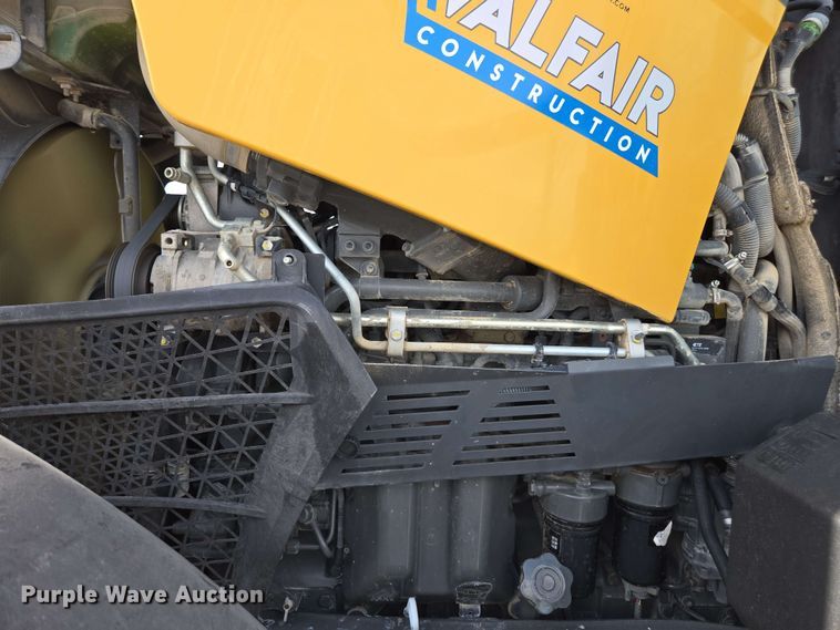 image for item EE0028 2015 Challenger MT675E MFWD tractor