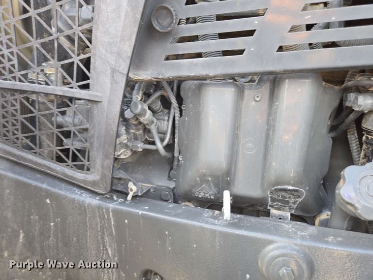 image for item EE0028 2015 Challenger MT675E MFWD tractor