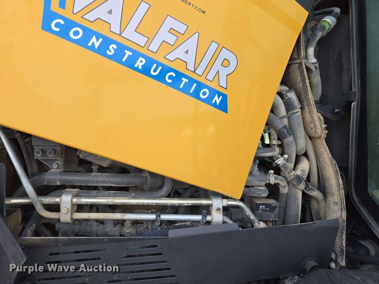 image for item EE0028 2015 Challenger MT675E MFWD tractor