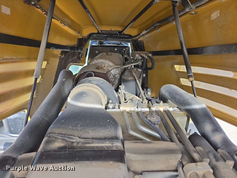 image for item EE0028 2015 Challenger MT675E MFWD tractor