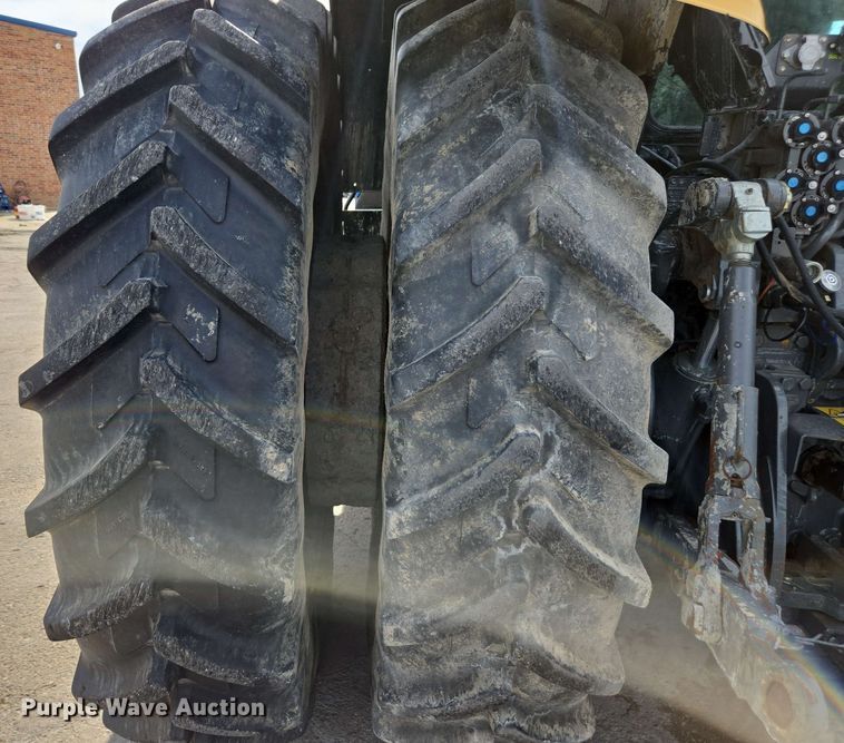 image for item EE0028 2015 Challenger MT675E MFWD tractor