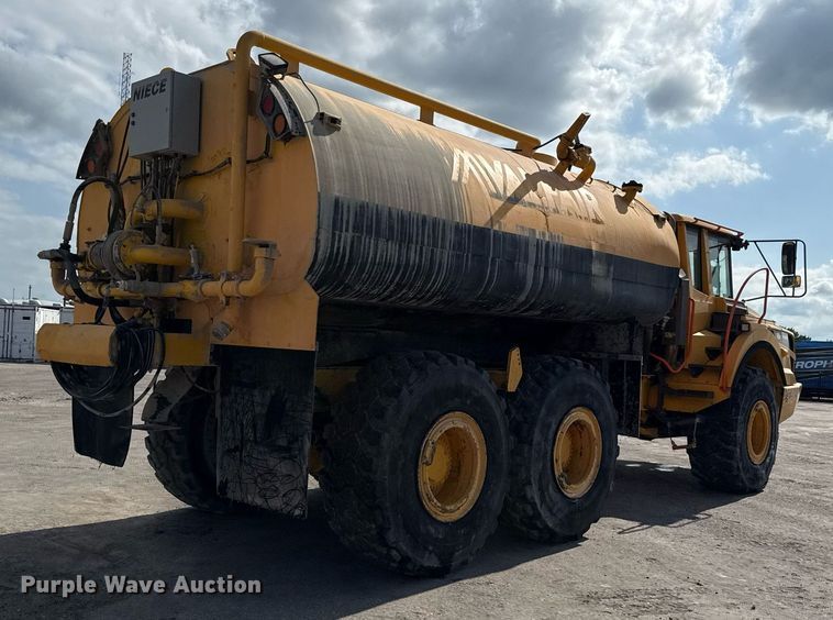 image for item EE0030 2018 Volvo A25G water wagon
