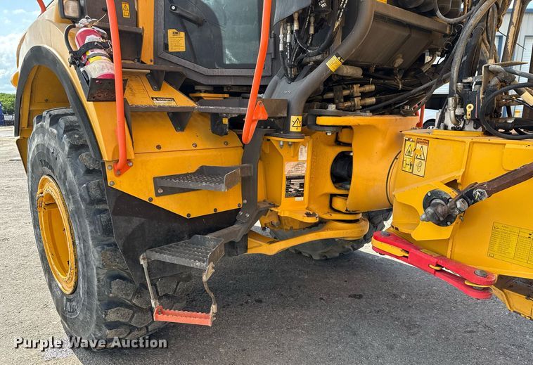 image for item EE0030 2018 Volvo A25G water wagon